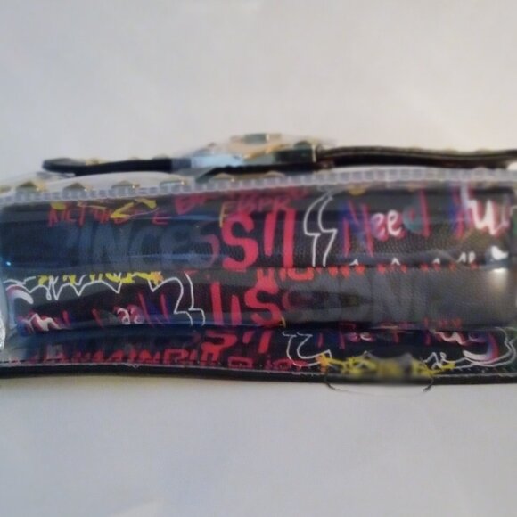 Woman's Purse - Picture 5 of 9